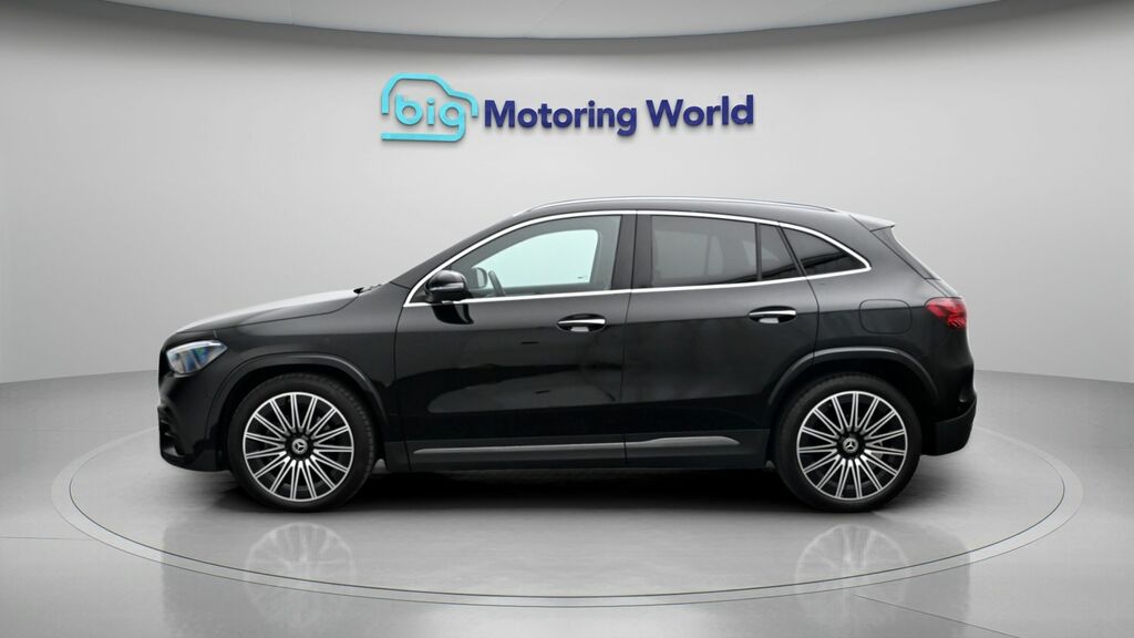 Mercedes-Benz GLA Class Amg Line Black #4