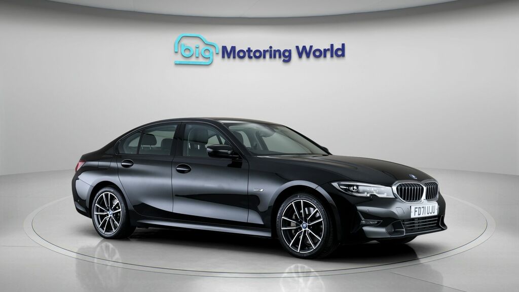 BMW 3 Series Sport Pro Black