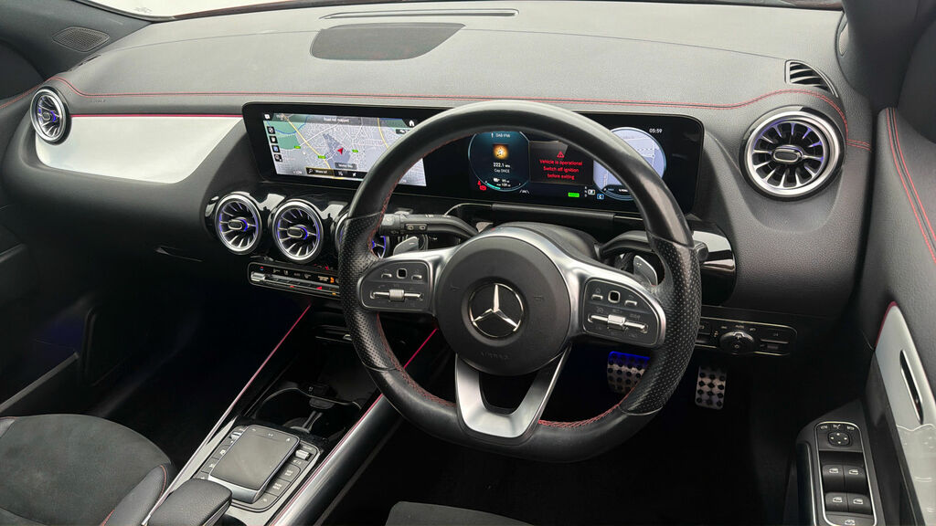 Mercedes-Benz EQA Amg Line Red