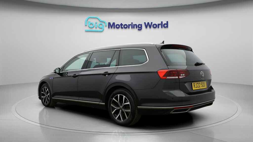 Volkswagen Passat Gte Grey #5