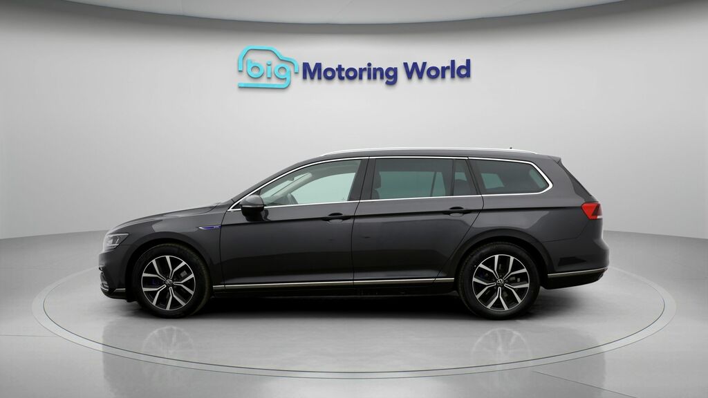 Volkswagen Passat Gte Grey #4