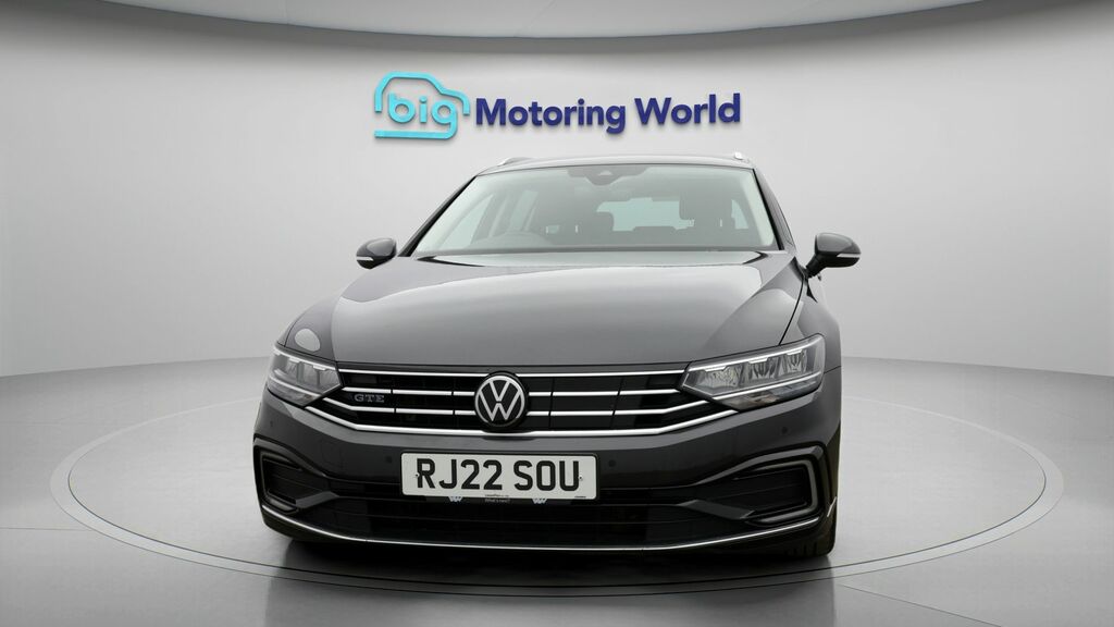 Volkswagen Passat Gte Grey #2