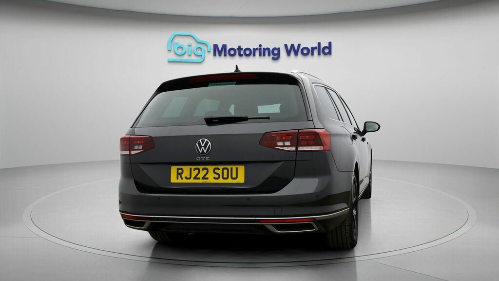 Volkswagen Passat Gte Grey #6
