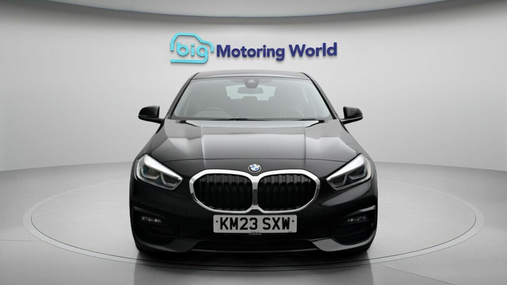 BMW 1 Series Sport Black #2