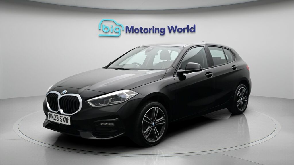 BMW 1 Series Sport Black #3