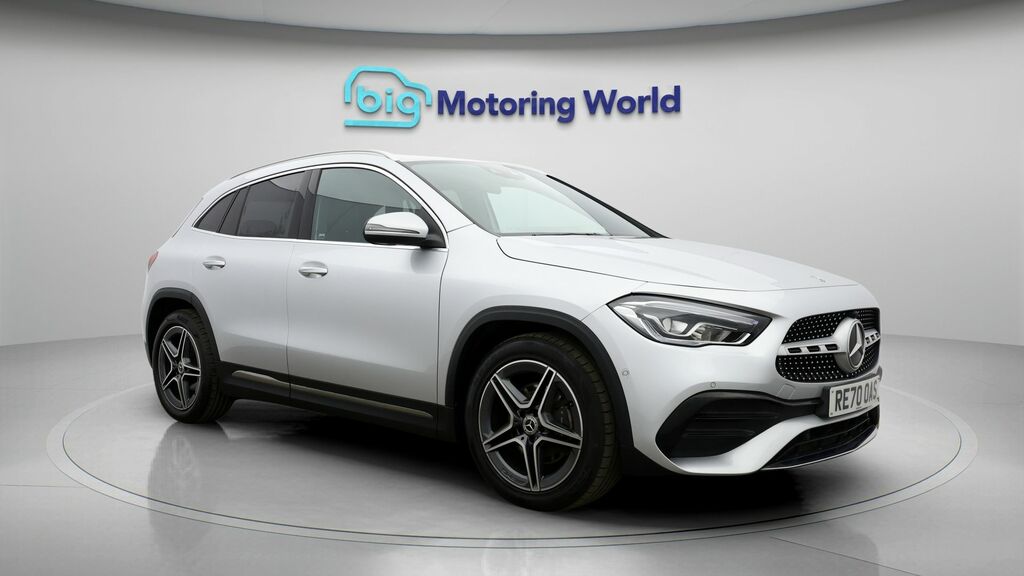 Mercedes-Benz GLA Class Amg Line Silver
