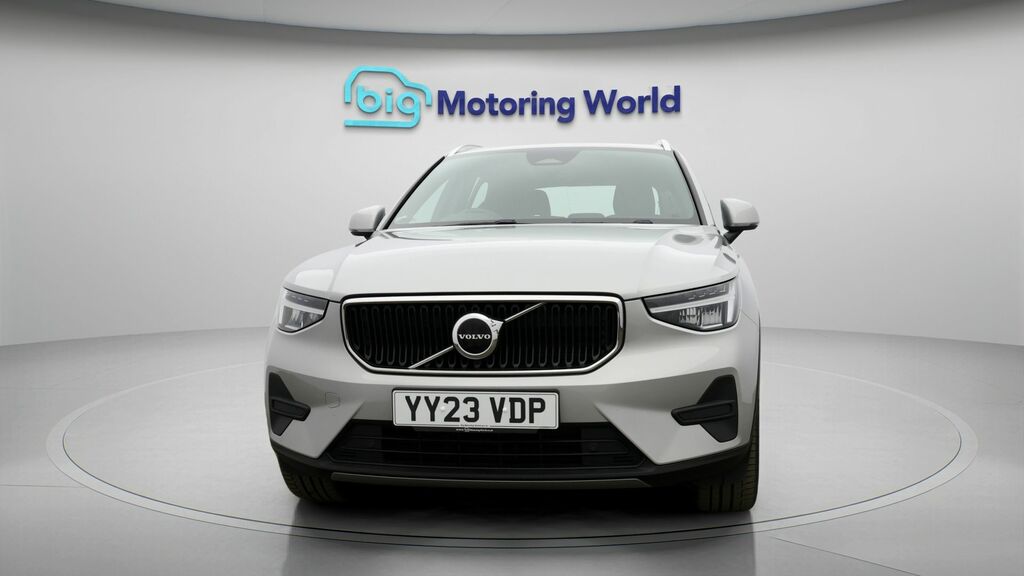 Volvo XC40 Core YY23VDP Silver #2