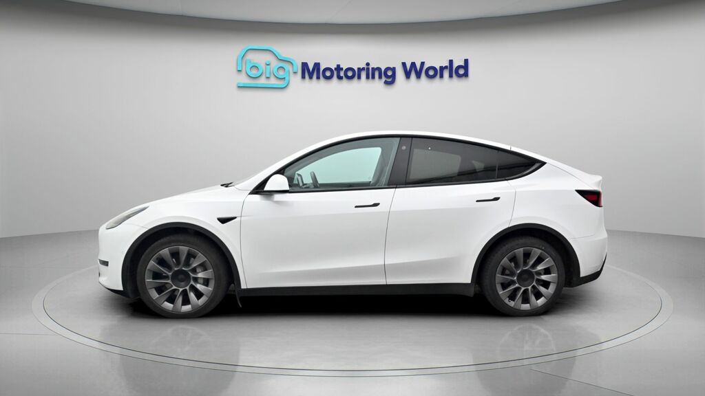 Tesla Model Y Long Range BK72EHJ White #4