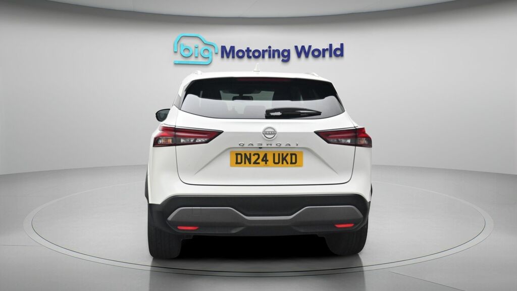 Nissan Qashqai N-connecta DN24UKD White #6