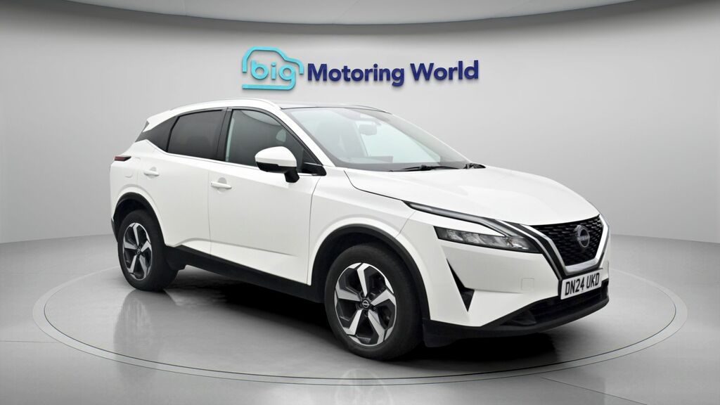 Nissan Qashqai N-connecta White