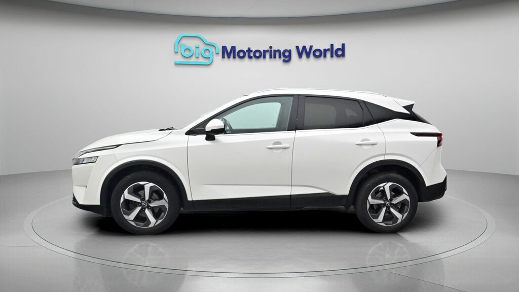 Nissan Qashqai N-connecta DN24UKD White #4