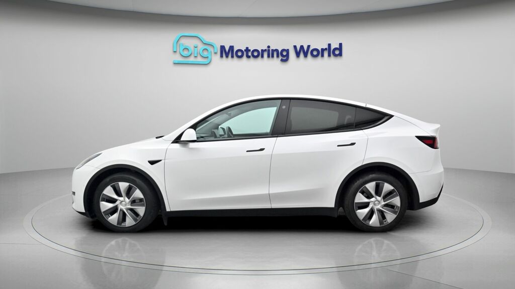 Tesla Model Y Long Range AJ22KMK White #4