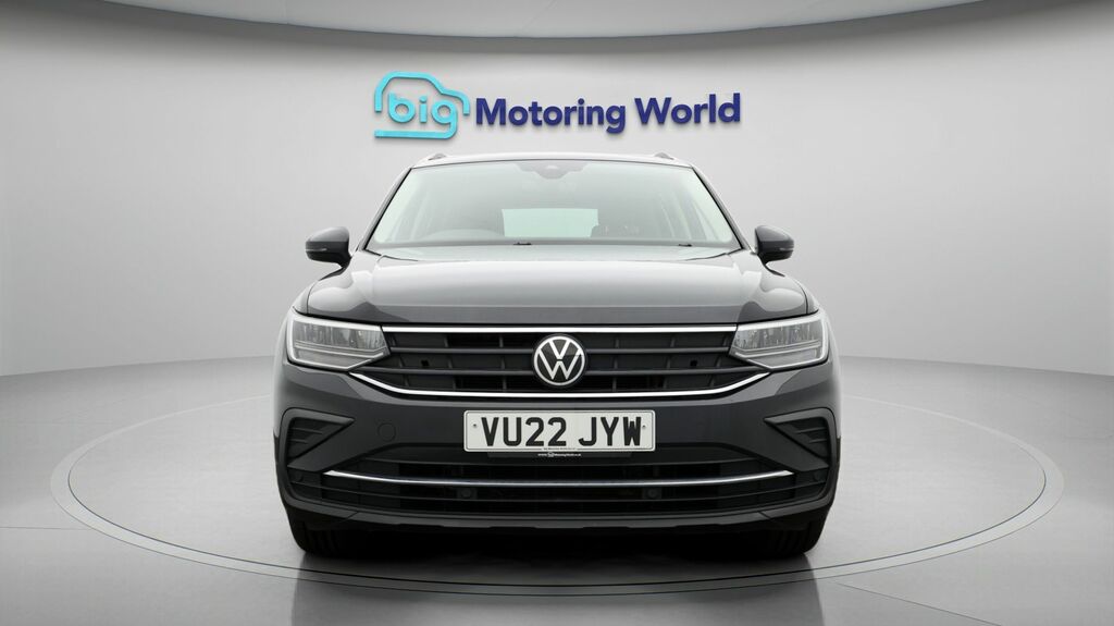 Volkswagen Tiguan Active VU22JYW Grey #2