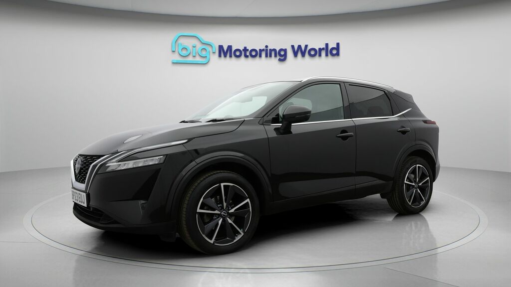 Nissan Qashqai Tekna Black #3