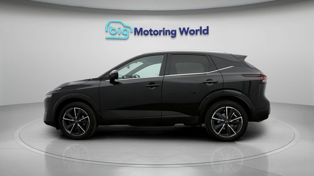 Nissan Qashqai Tekna Black #4