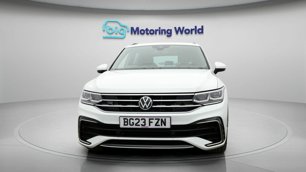 Volkswagen Tiguan R-line BG23FZN White #2