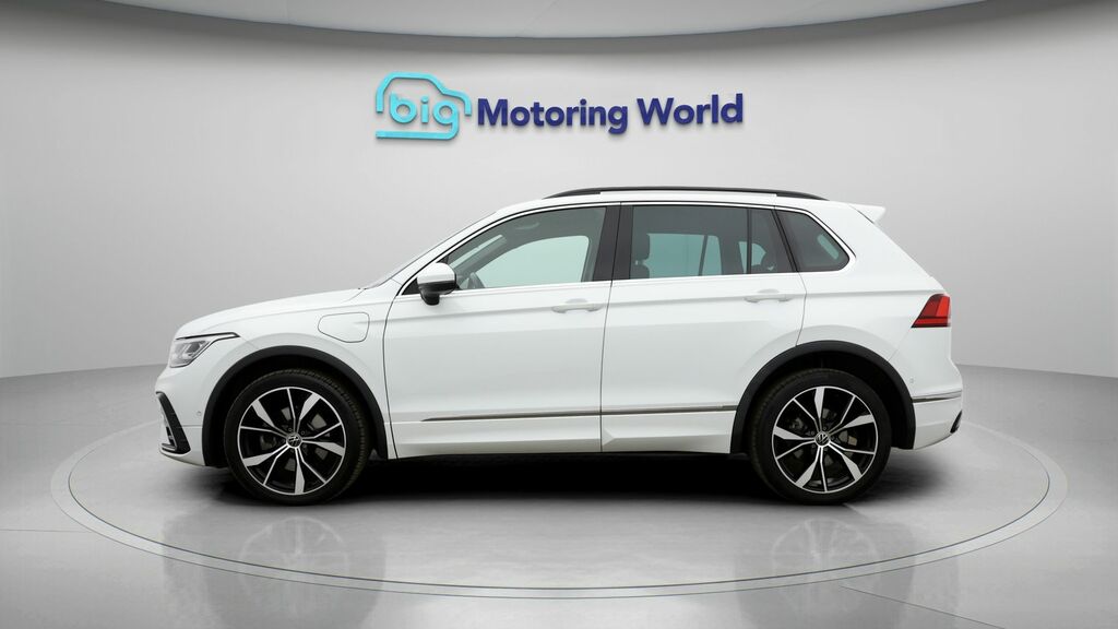 Volkswagen Tiguan R-line BG23FZN White #4