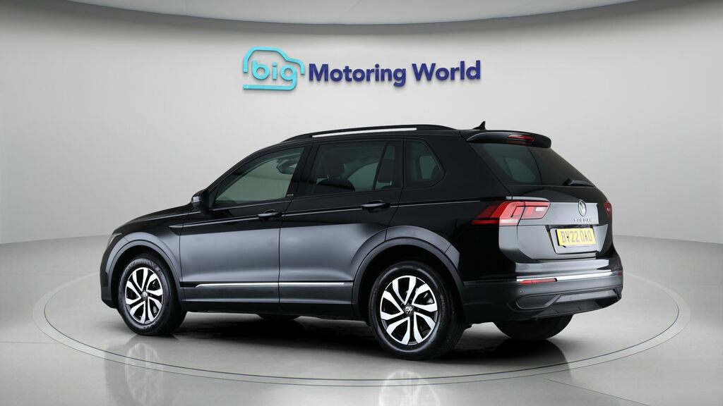Volkswagen Tiguan Active Black #5