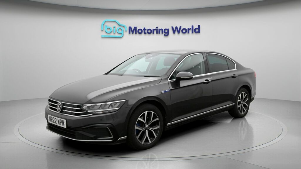 Volkswagen Passat Gte Grey #3