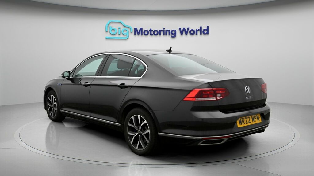 Volkswagen Passat Gte Grey #5