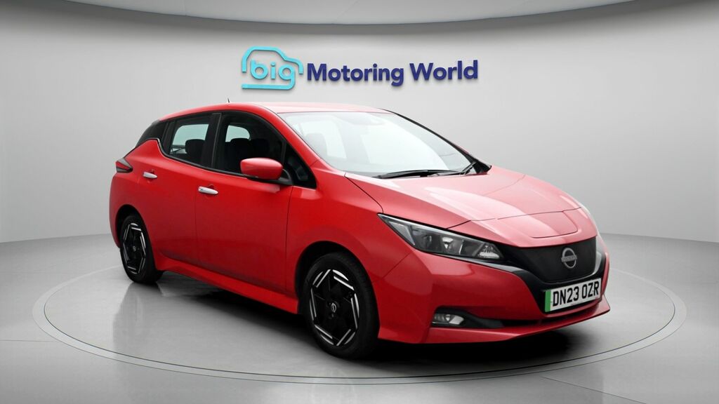 Nissan Leaf Acenta Red