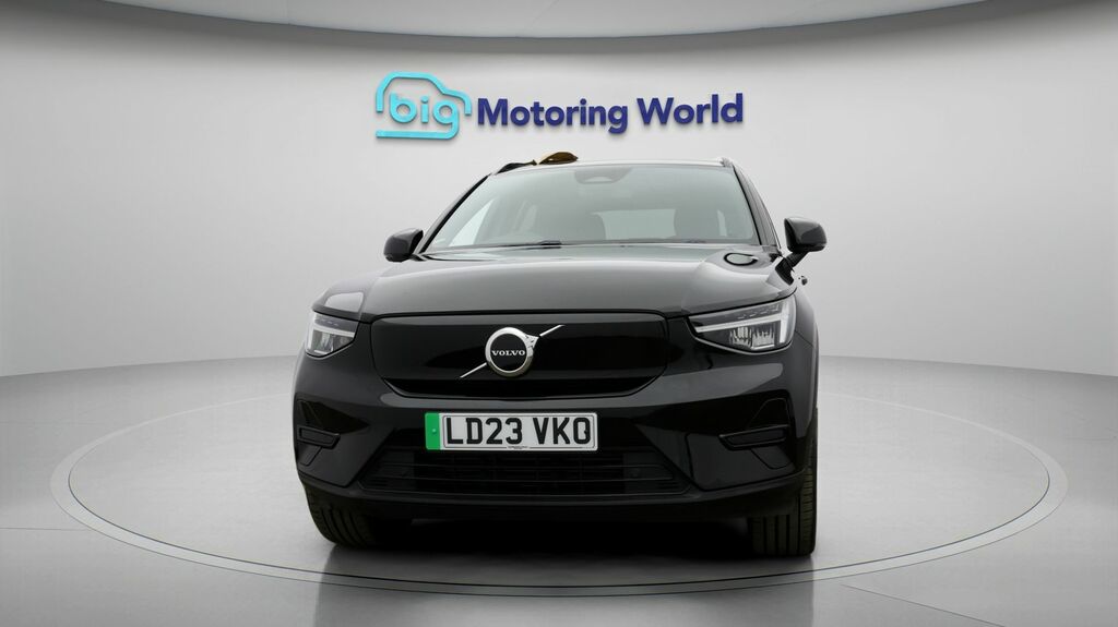 Volvo XC40 Core Black #2