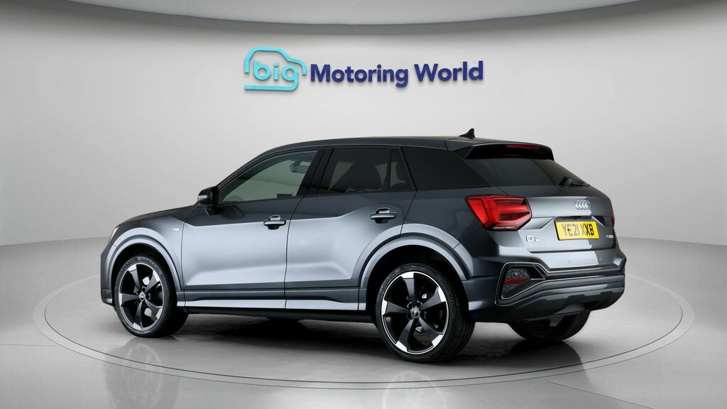 Audi Q2 Black Edition YE21XXB Grey #5