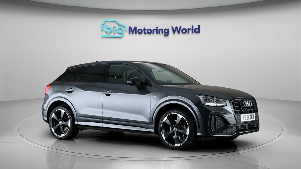 Audi Q2 Black Edition Grey