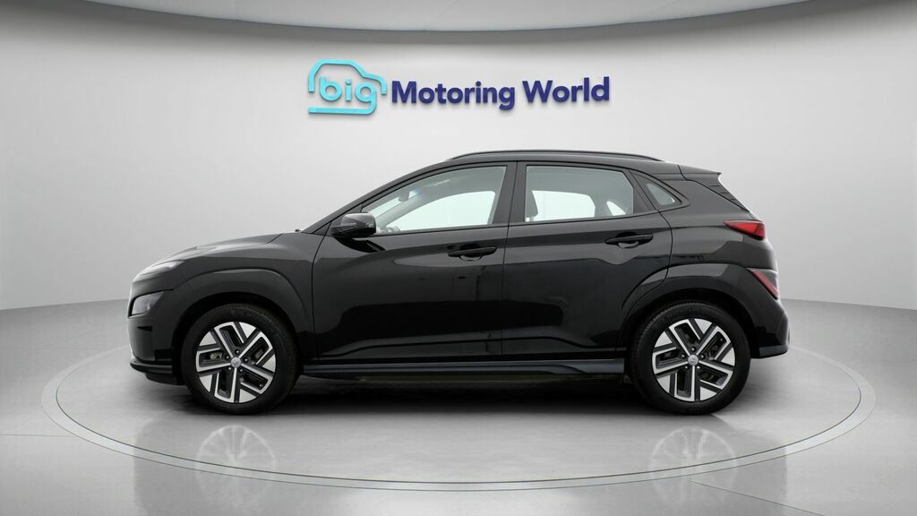 Hyundai Kona Se Connect DS23ZGY Black #4