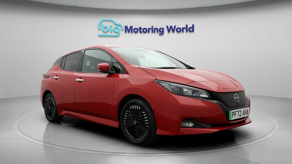 Nissan Leaf N-connecta Red