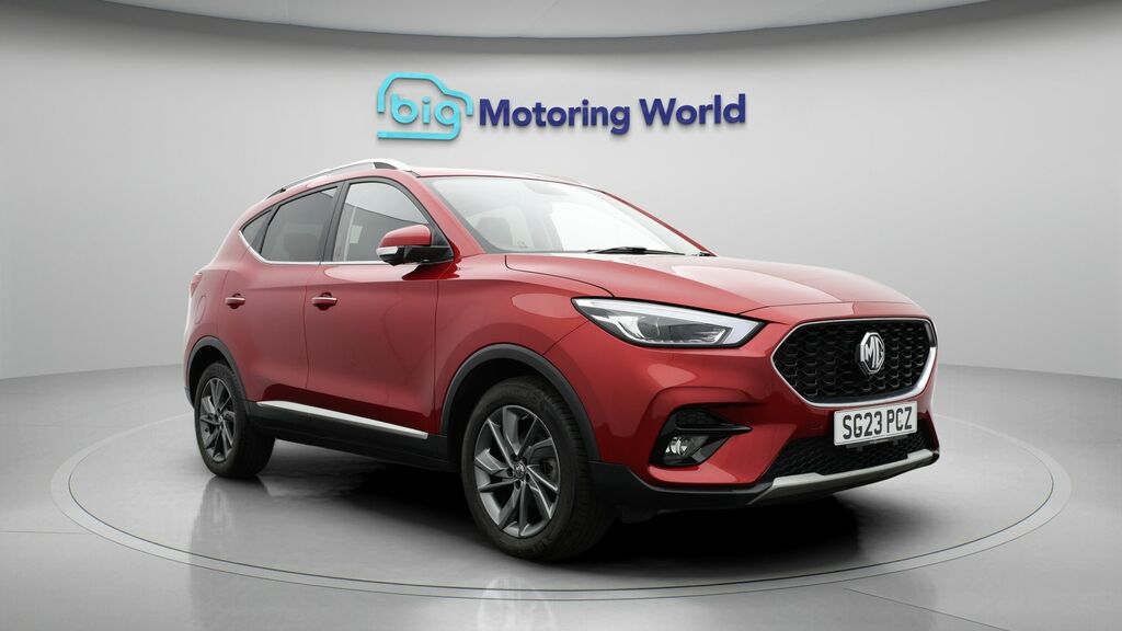 MG ZS Exclusive Red