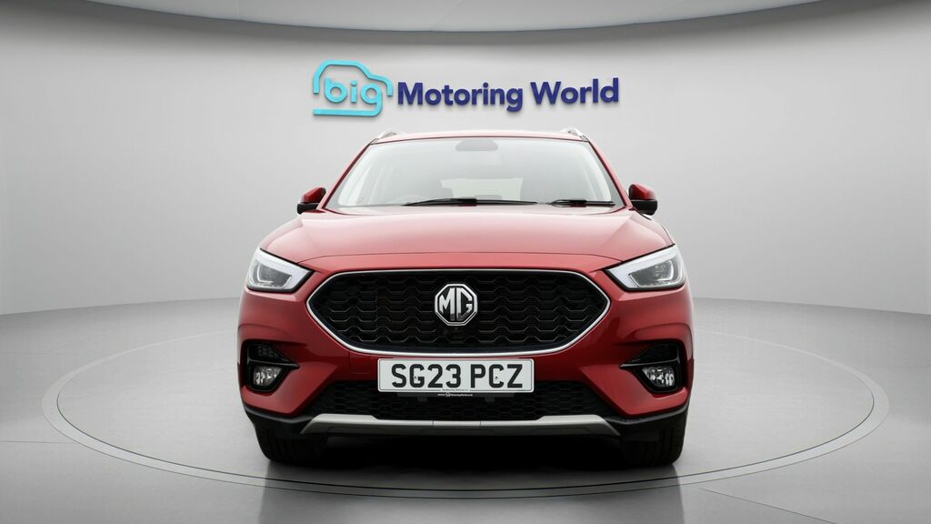 MG ZS Exclusive Red #2