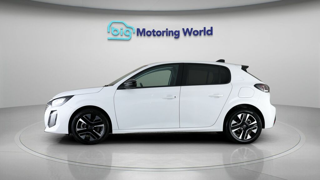 Peugeot 208 Allure MW74DXT White #4