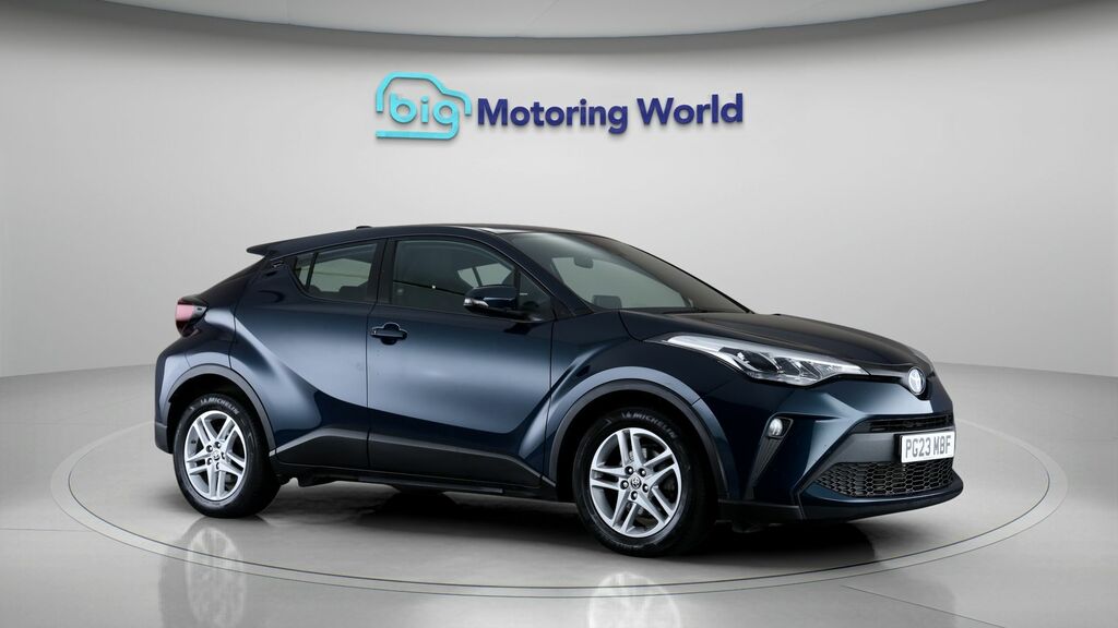 Toyota C-Hr Icon Blue