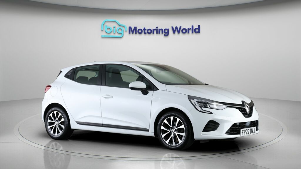 Renault Clio Iconic Edition White