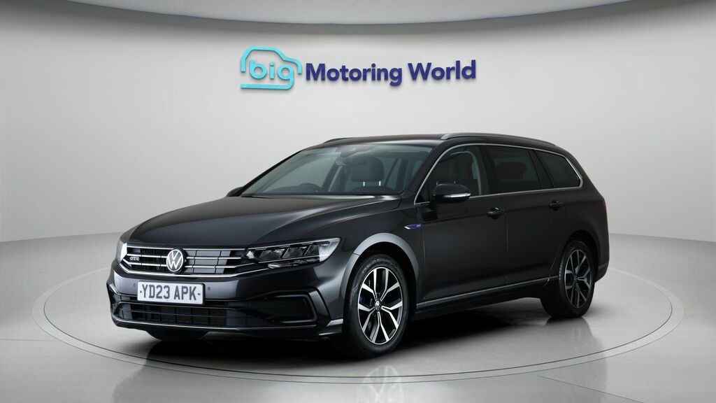 Volkswagen Passat Gte Grey #3