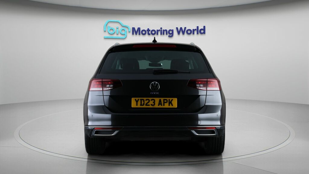 Volkswagen Passat Gte Grey #6