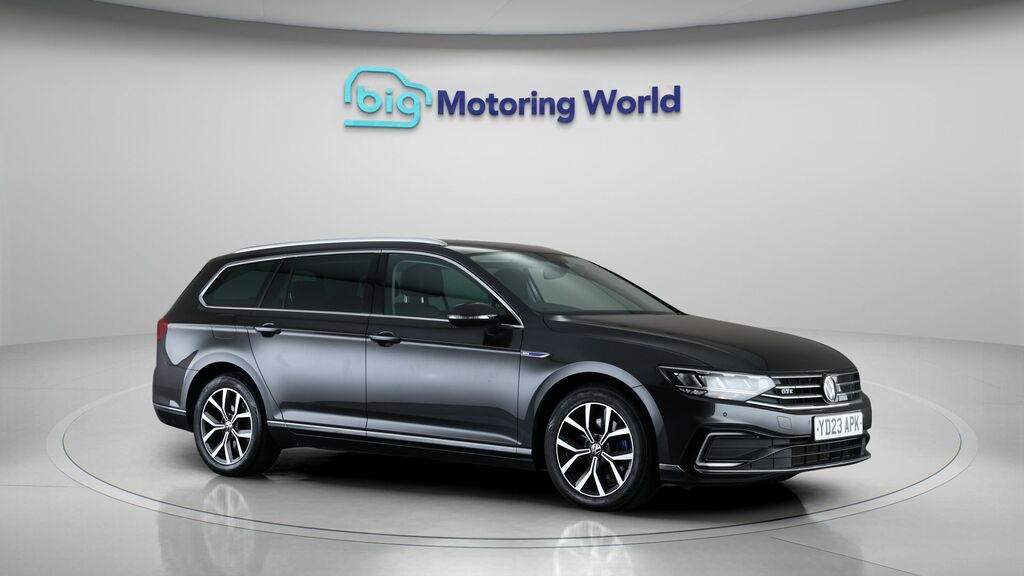 Volkswagen Passat Gte Grey