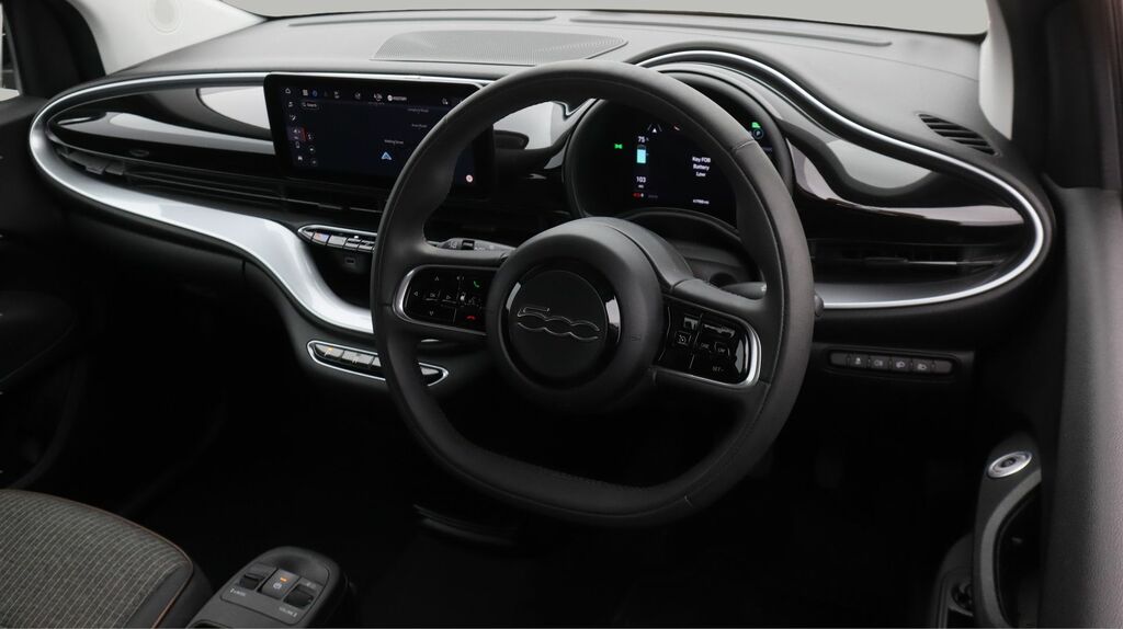 Fiat 500E C La Prima Black #9