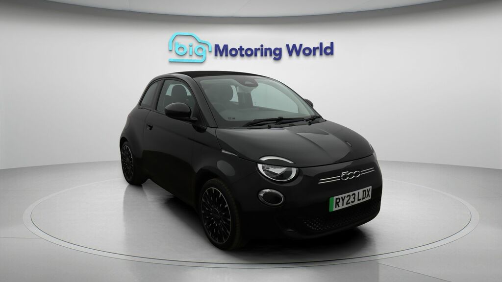 Fiat 500E C La Prima Black #20
