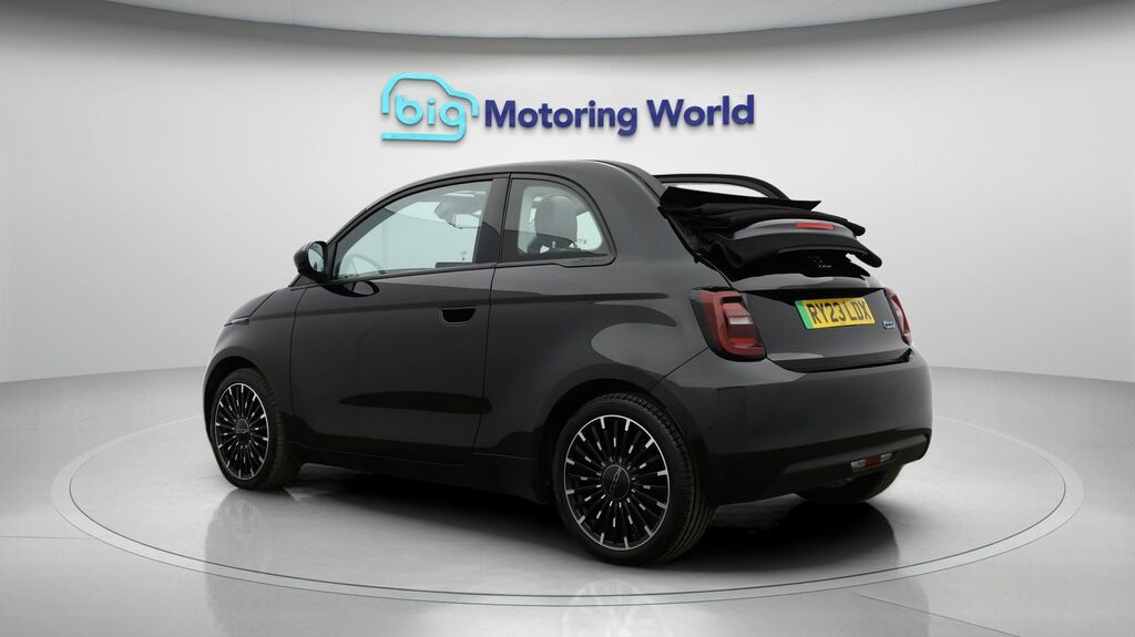 Fiat 500E C Icon Black #5