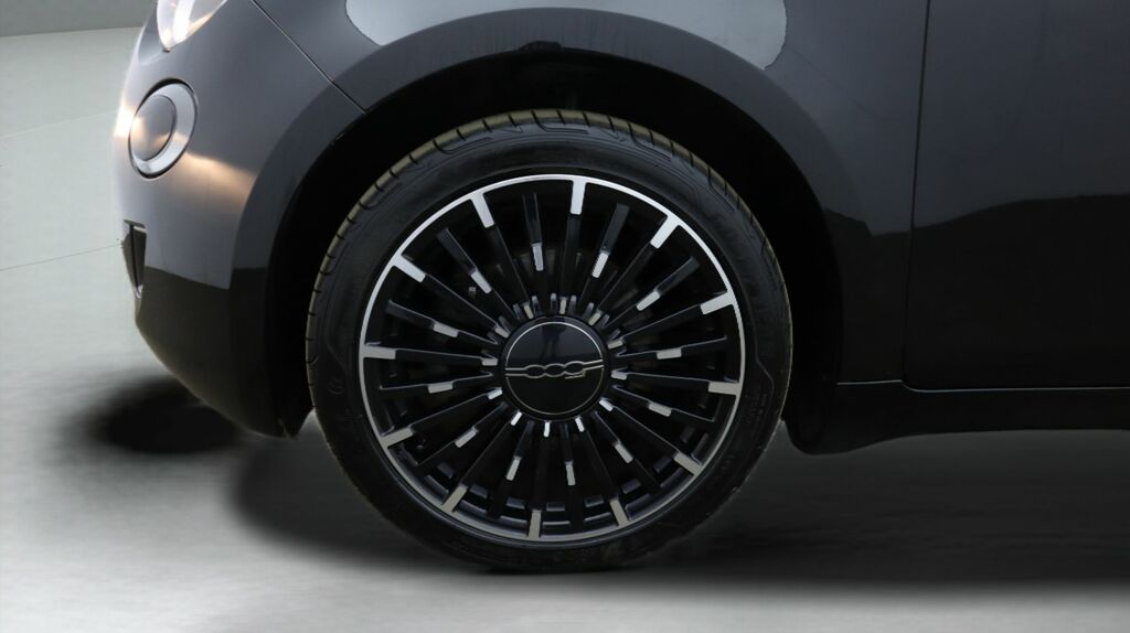 Fiat 500E C La Prima Black #18
