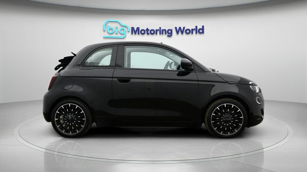Fiat 500E C La Prima Black #8