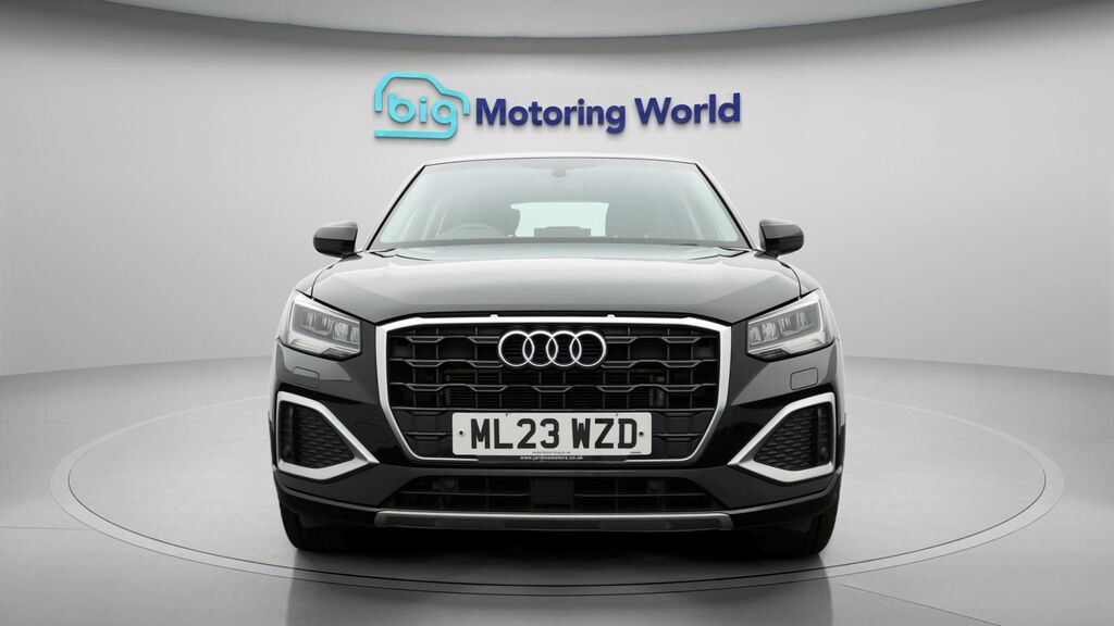 Audi Q2 Sport Black #2