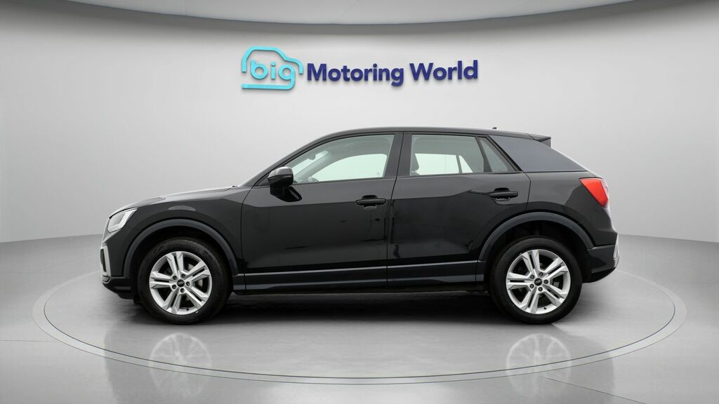Audi Q2 Sport Black #4