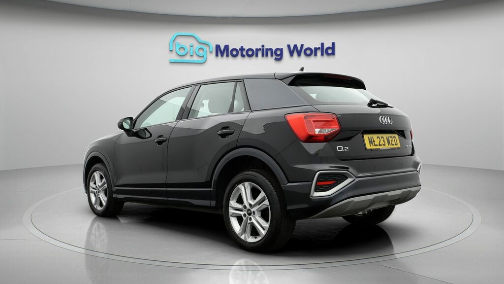 Audi Q2 Sport Black #5