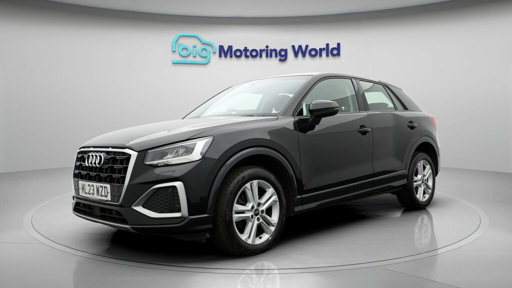 Audi Q2 Sport Black #3