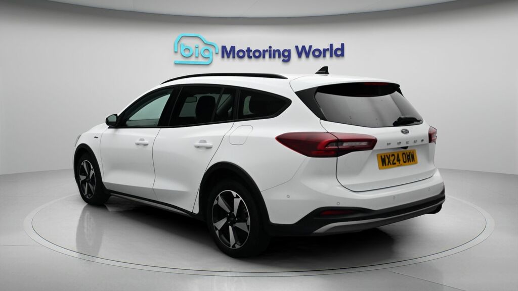 Ford Focus Active WX24OWW White #5