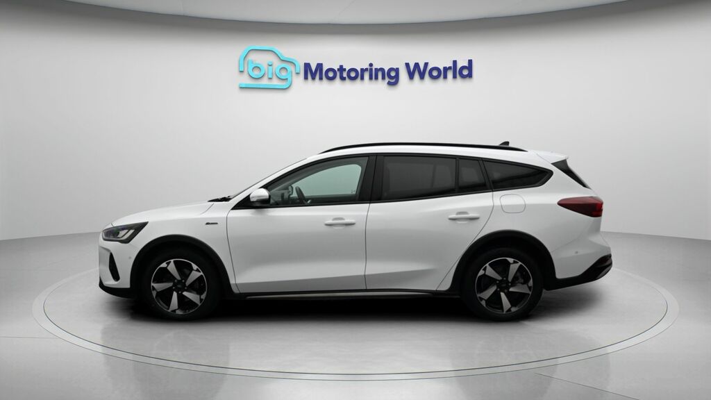 Ford Focus Active WX24OWW White #4
