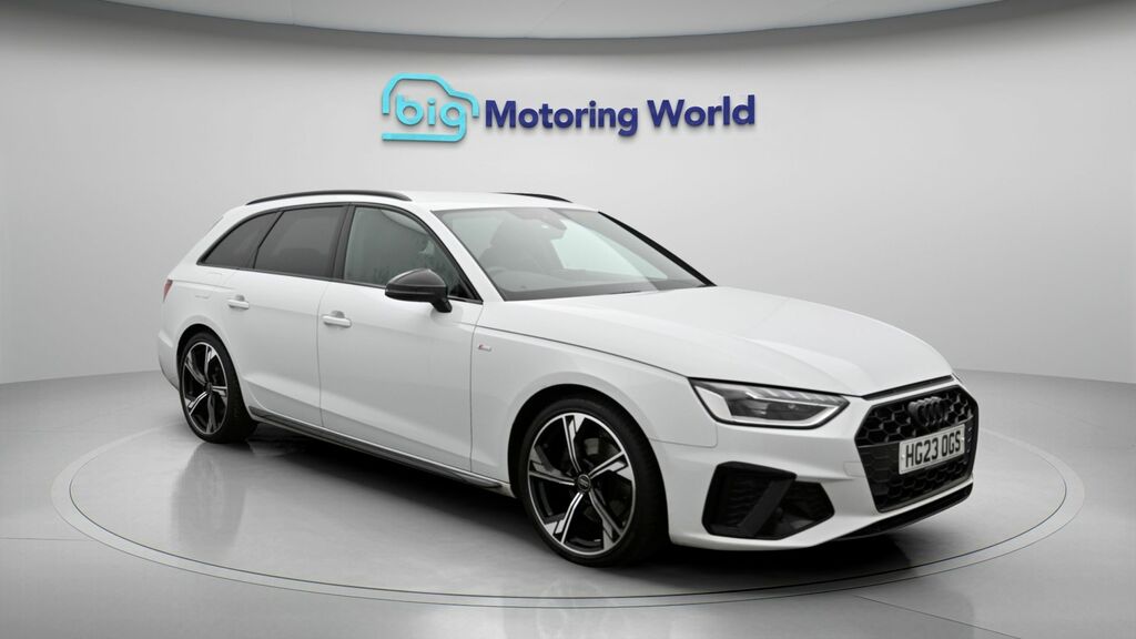 Audi A4 Avant Black Edition White